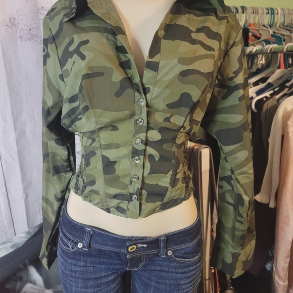 Jolie & Joy XL Camo Long Sleeve Button up - Picture 7 of 8